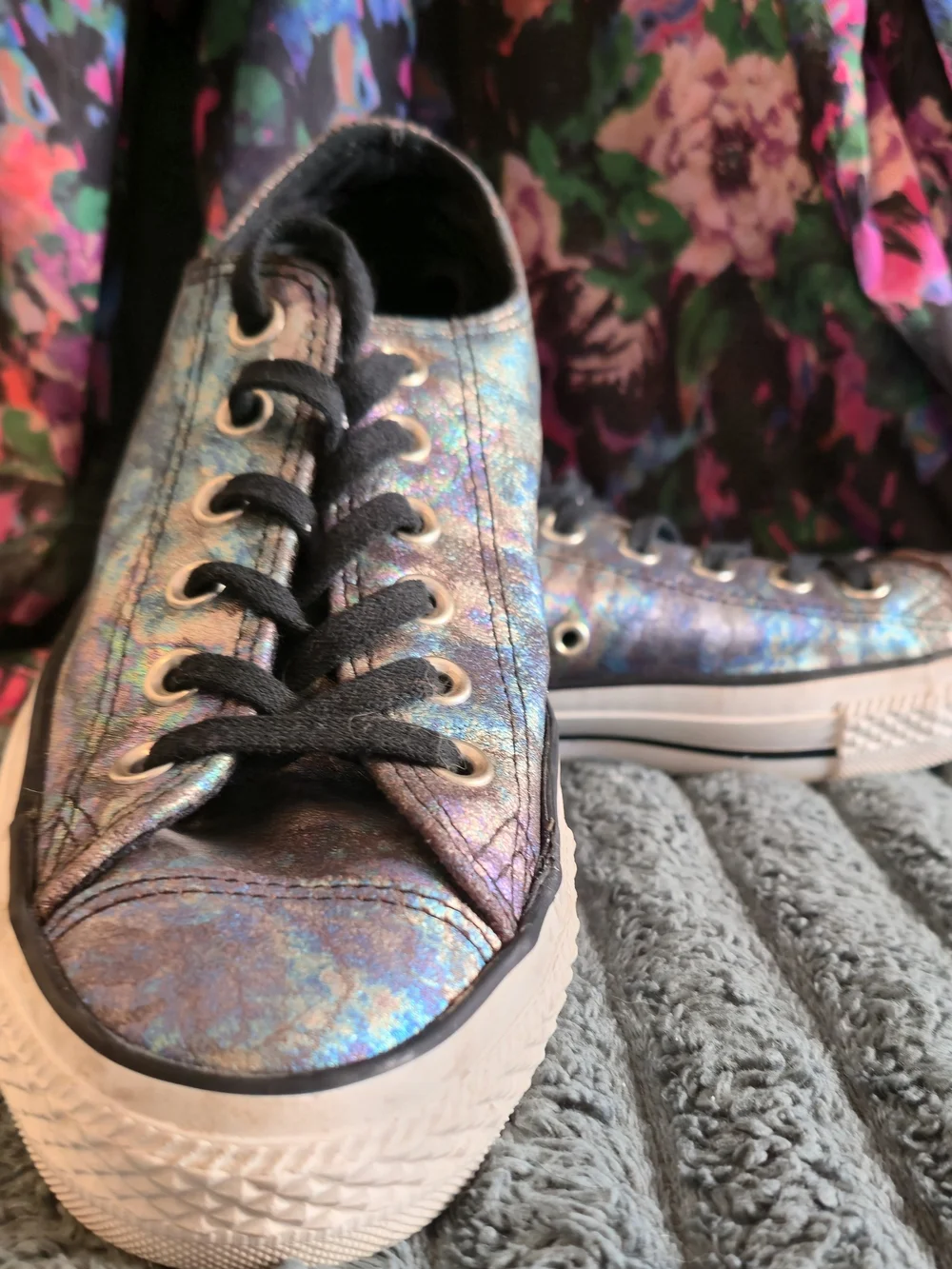Converse Chuck Taylor All Star Ox low-top leather Sneaker; Used, Womens 7.5